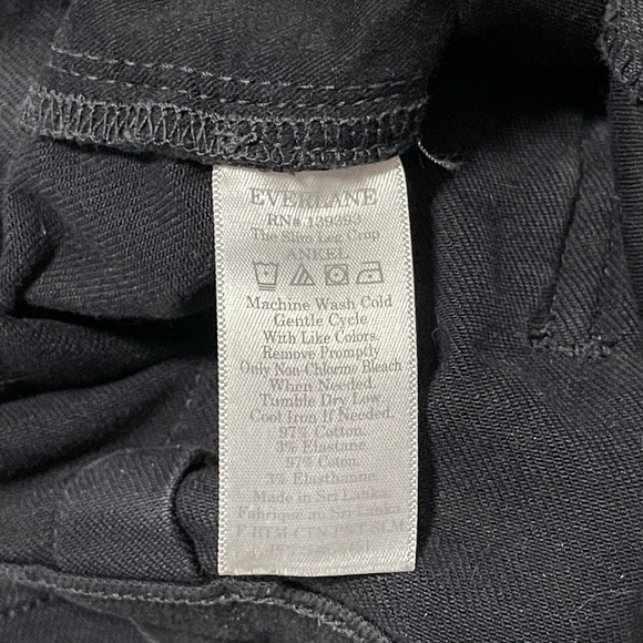 Everlane The Slim Leg Crop Pant in Washed Black - Picture 14 of 14
